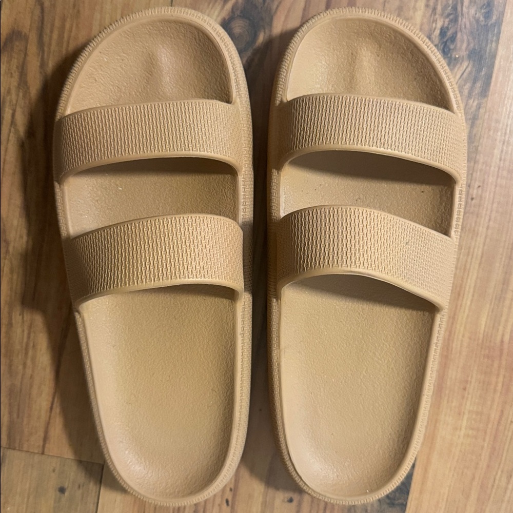 PINK Victoria's Secret Tan Slippers